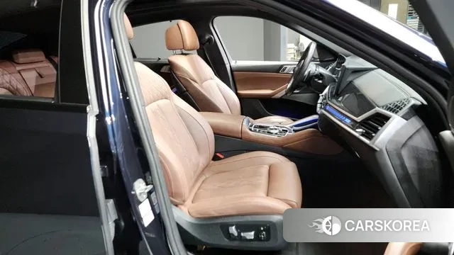 BMW X6 (G06) 2023 Черный из Кореи, фото 2