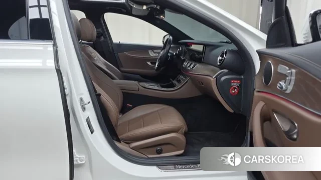 Mercedes-Benz E-Class W213 2020 Белый из Кореи, фото 2