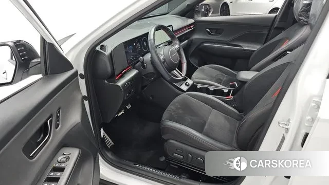 Hyundai Kona (SX2) 2023 Белый из Кореи, фото 2