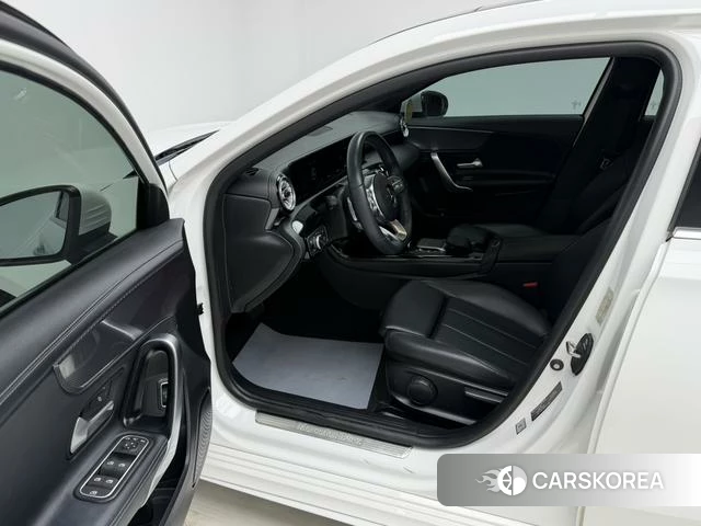 Mercedes-Benz Class A 2022 Белый из Китая, фото 2