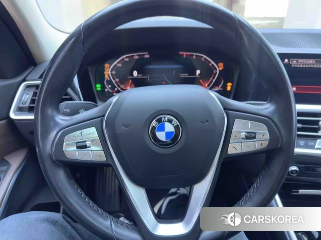 BMW 3 series 2022 Белый из Китая, фото 2