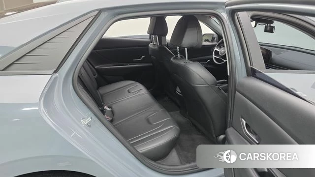 Hyundai Avante (CN7) 2020 Светло-серебряный цвет из Кореи, фото 2