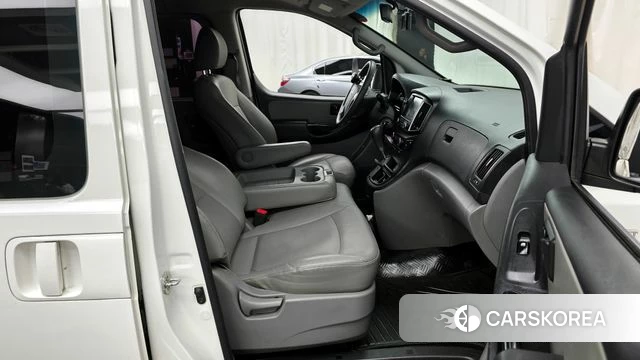 Hyundai The New Grand Starex 2018 Белый из Кореи, фото 2