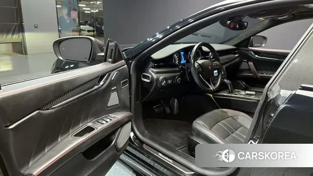 Maserati Quattroporte 2020 Черный из Кореи, фото 2