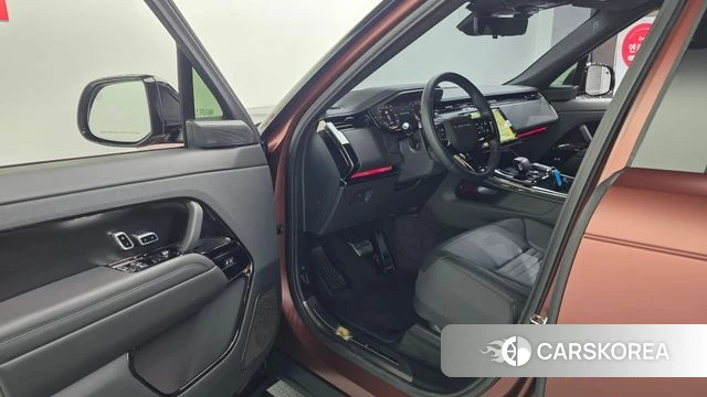 Land Rover Range Rover Sport 3rd Generation 2025 Красный из Кореи, фото 2