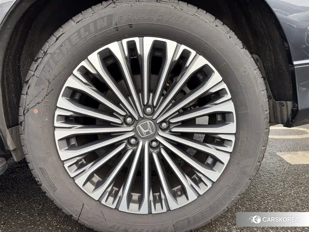 Honda Crown Road 2023 Silver/gray из Китая, фото 3