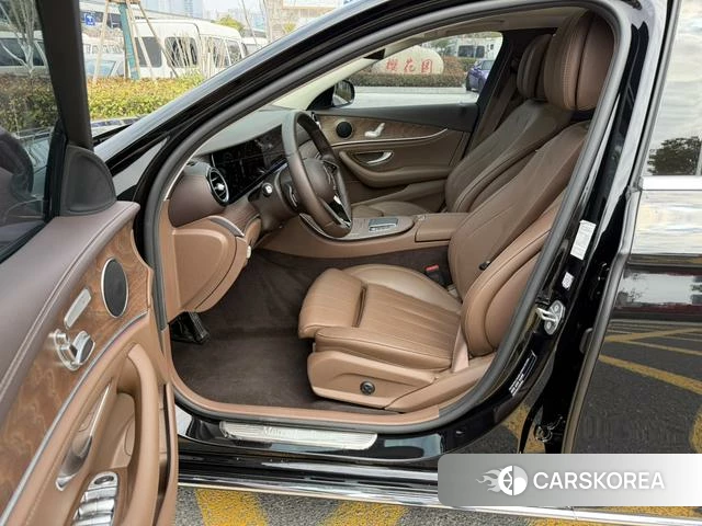 Mercedes-Benz E-class 2023 Черный из Китая, фото 2