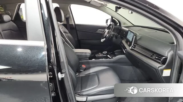 Kia Sportage 5th Generation Hybrid 2022 Черный из Кореи, фото 2