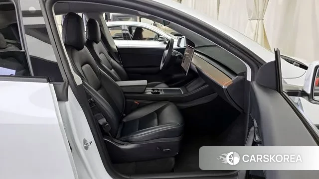 Tesla Model Y 2022 Белый из Кореи, фото 2