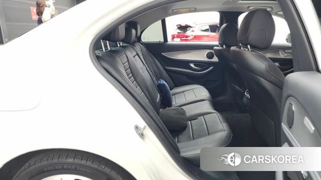 Mercedes-Benz E-Class W213 2019 Белый из Кореи, фото 2