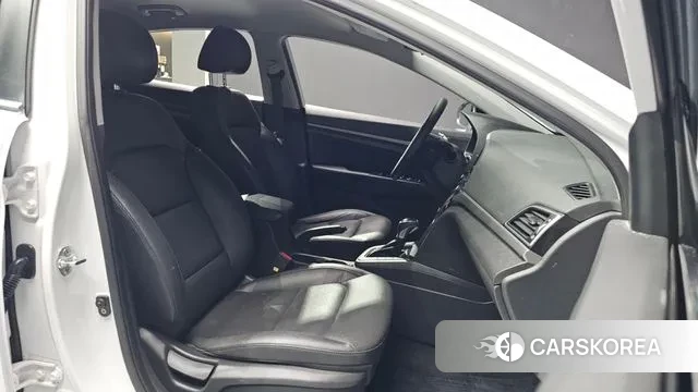 Hyundai Avante AD 2018 Белый из Кореи, фото 2