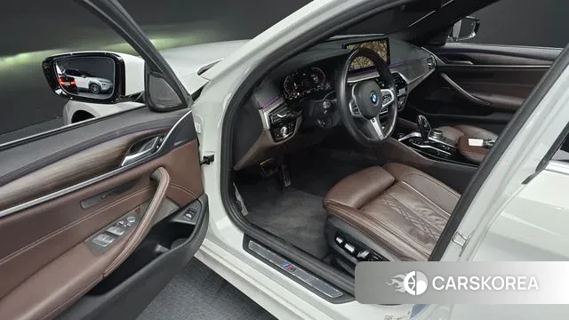 BMW 5 Series (G30) 2020 Белый из Кореи, фото 2