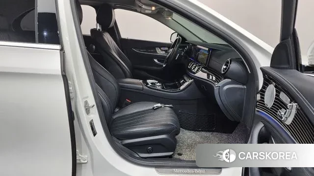 Mercedes-Benz E-Class W213 2018 Белый из Кореи, фото 2