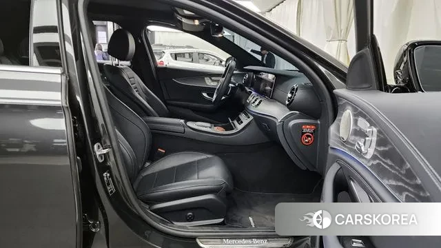 Mercedes-Benz E-Class W213 2022 Серый из Кореи, фото 2