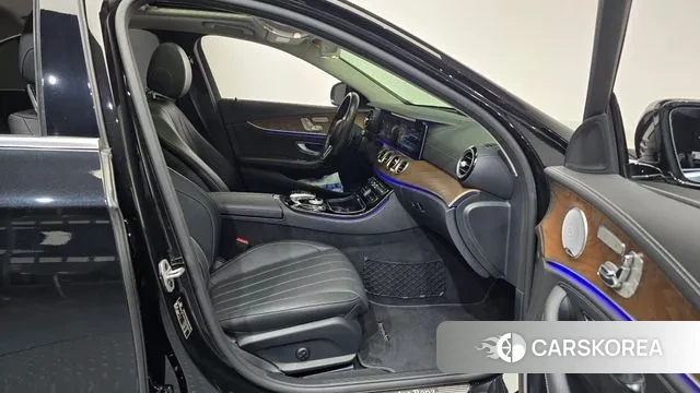 Mercedes-Benz E-Class W213 2020 Черный из Кореи, фото 2