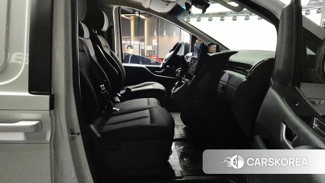 Hyundai Staria 2022 Белый из Кореи, фото 2