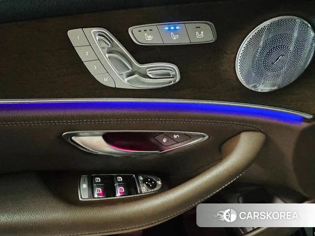 Mercedes-Benz E-Class W213 2019 Синий из Кореи, фото 2