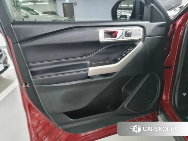 Ford Explorer 6th Generation 2021 Красный из Кореи, фото 2