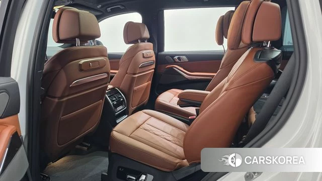 BMW X7 (G07) 2025 Белый из Кореи, фото 2