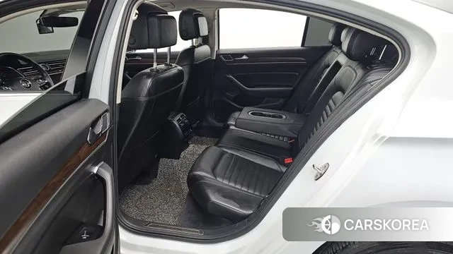 Volkswagen Passat GT (B8) 2018 Белый из Кореи, фото 2