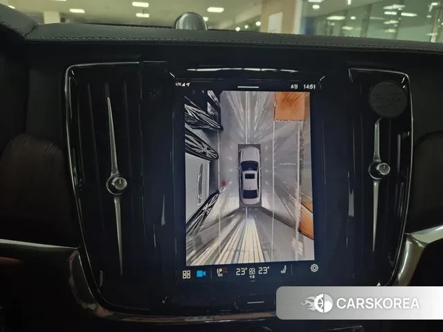 Volvo S90 2024 Черный из Кореи, фото 2