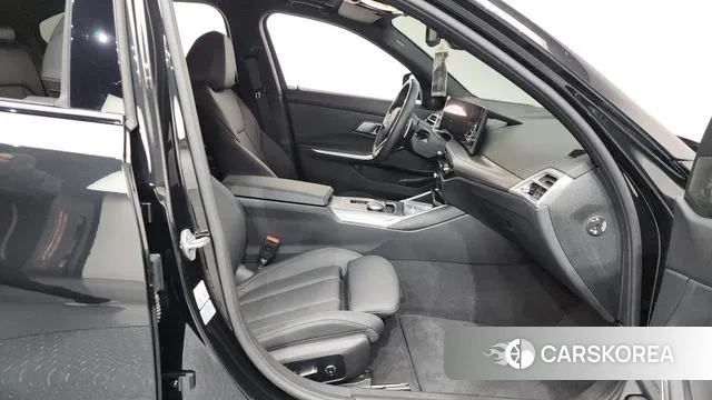 BMW 3 Series (G20) 2025 Черный из Кореи, фото 2