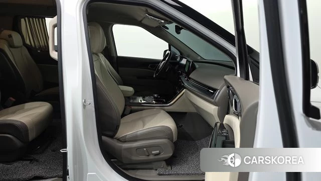 Kia Carnival 4th generation 2023 Белый из Кореи, фото 2