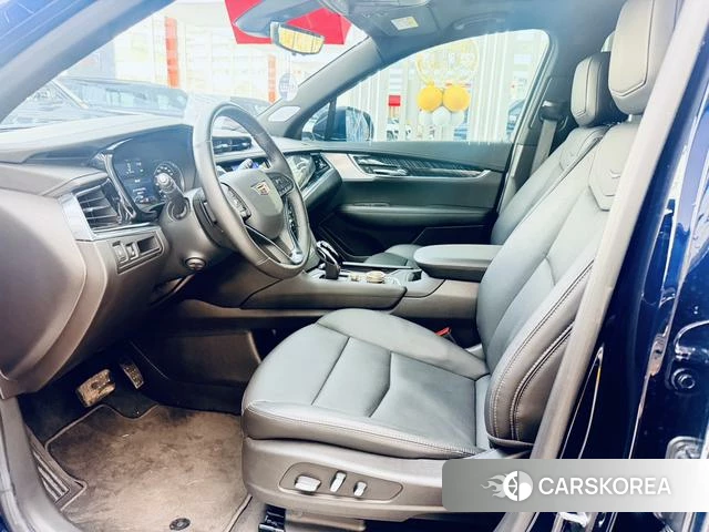 Cadillac XT6 2023 Черный из Китая, фото 2