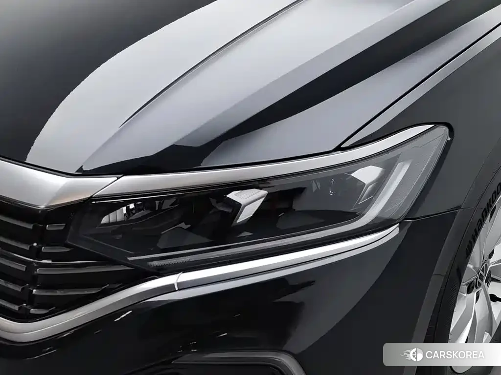 Volkswagen Passat plug-in hybrid 2023 Черный из Китая, фото 2