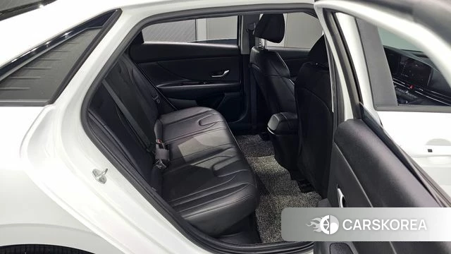 Hyundai Avante Hybrid (CN7) 2022 Белый из Кореи, фото 2