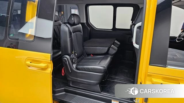 Hyundai Staria 2022 Желтый из Кореи, фото 2