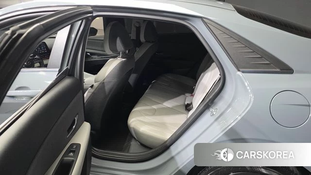 Hyundai Avante (CN7) 2021 Серебристо-серый из Кореи, фото 2