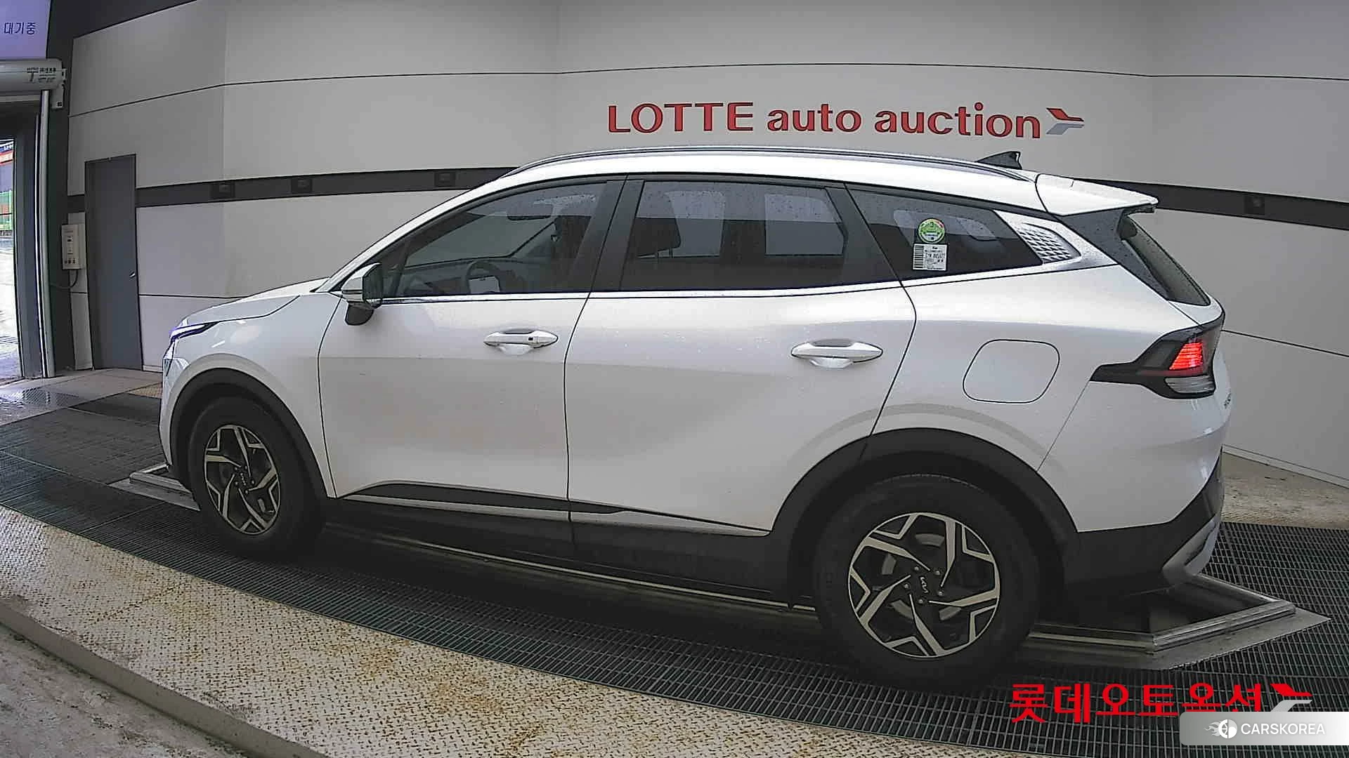 Kia Sportage 2022 Snow White Pearl (optional) из Кореи, фото 2