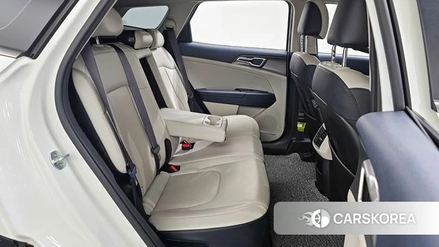 Kia Sportage 5th Generation Hybrid 2022 Белый из Кореи, фото 2