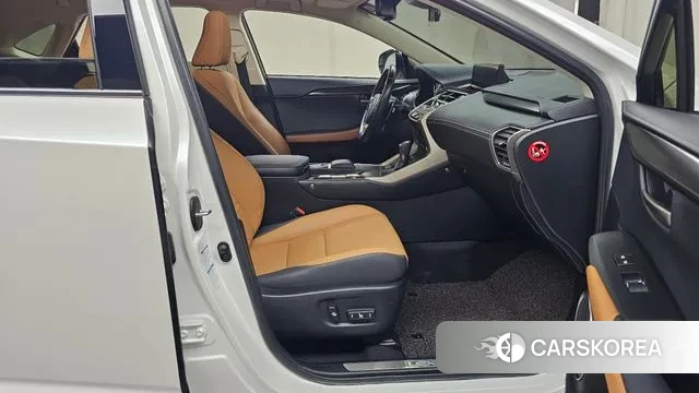 Lexus NX300h 2020 Белый из Кореи, фото 2