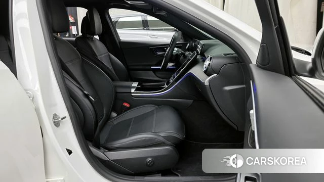 Mercedes-Benz C-Class W206 2022 Белый из Кореи, фото 2