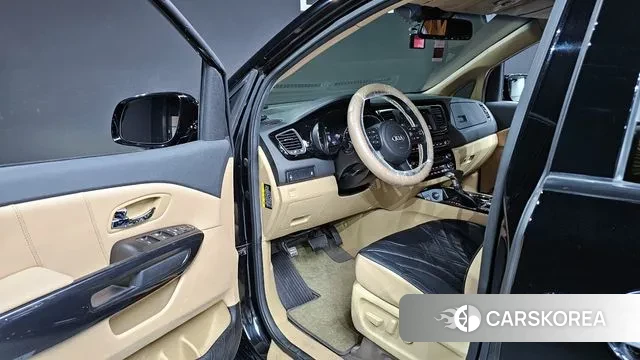 Kia The New Carnival 2018 Черный из Кореи, фото 2