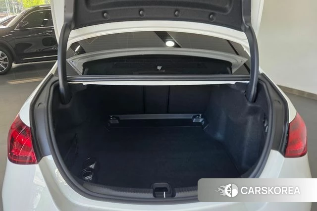 Mercedes-Benz C-Class W206 2024 Белый из Кореи, фото 2