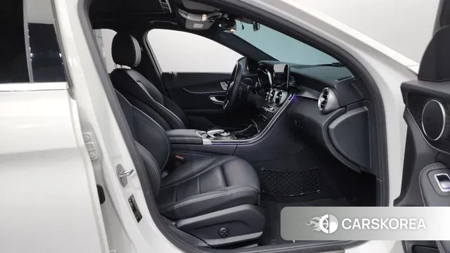 Mercedes-Benz C-Class W205 2019 Белый из Кореи, фото 2