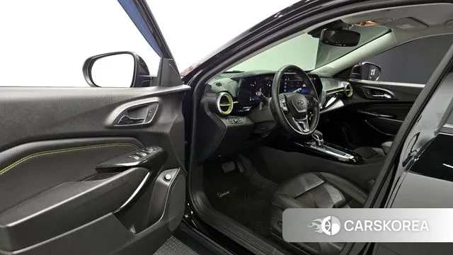 Chevrolet (GM Daewoo) Trax Crossover 2024 Черный из Кореи, фото 2