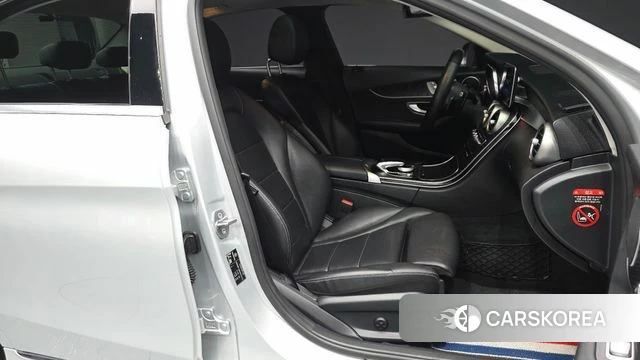 Mercedes-Benz C-Class W205 2019 Серебряный из Кореи, фото 2