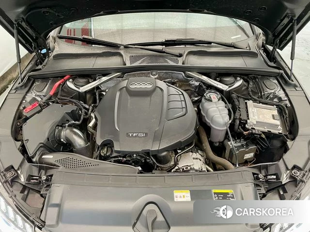 Audi A4L 2022 Темно-серый из Китая, фото 2