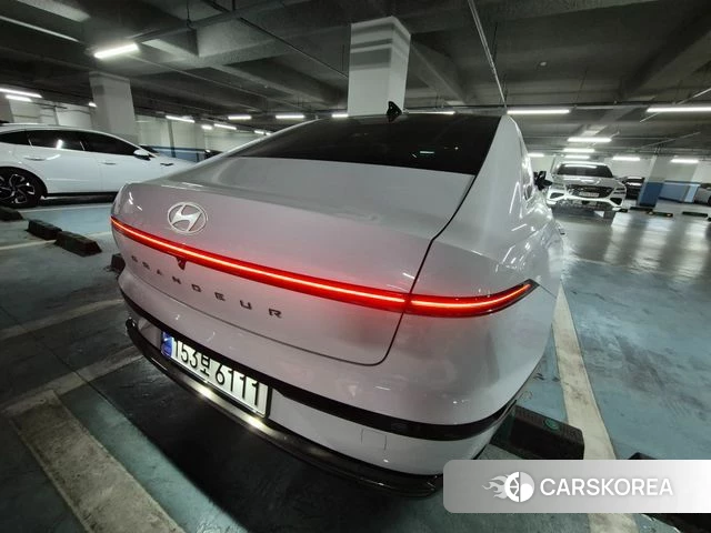 Hyundai Grandeur Hybrid (GN7) 2023 Белый из Кореи, фото 2