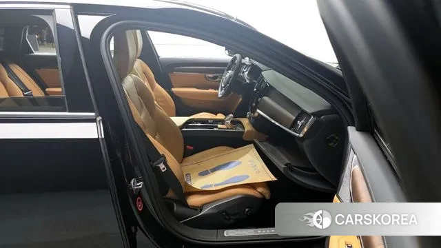 Volvo S90 2023 Черный из Кореи, фото 2