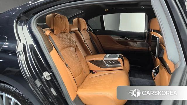 BMW 7 Series (G11) 2022 Черный из Кореи, фото 2