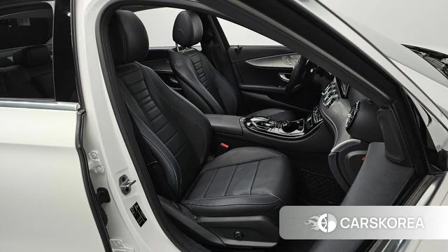 Mercedes-Benz E-Class W213 2018 Белый из Кореи, фото 2