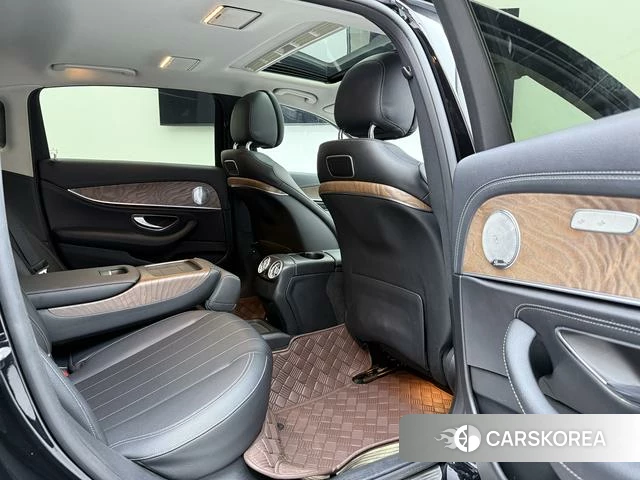 Mercedes-Benz E-class 2018 Черный из Китая, фото 2