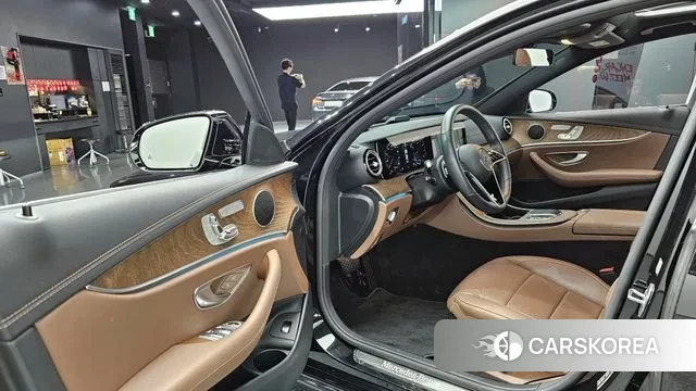 Mercedes-Benz E-Class W213 2022 Черный из Кореи, фото 2