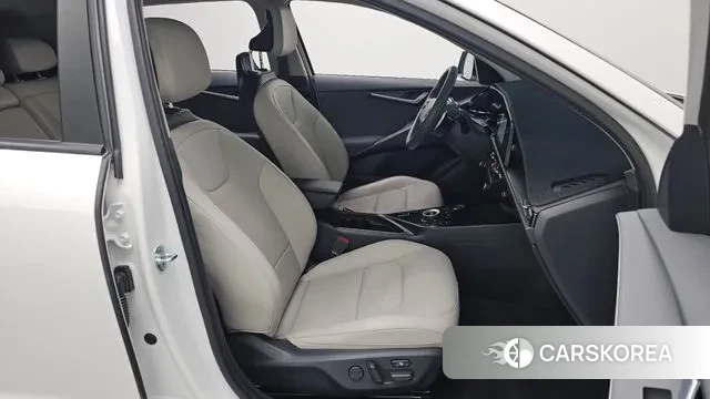 Kia Di Ol Nu Niro 2022 Белый из Кореи, фото 2