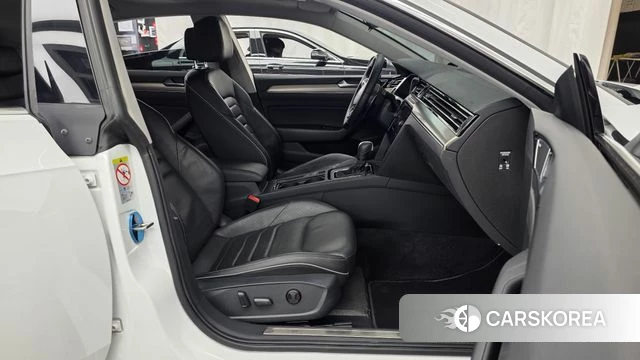 Volkswagen Arteon 2020 Белый из Кореи, фото 2
